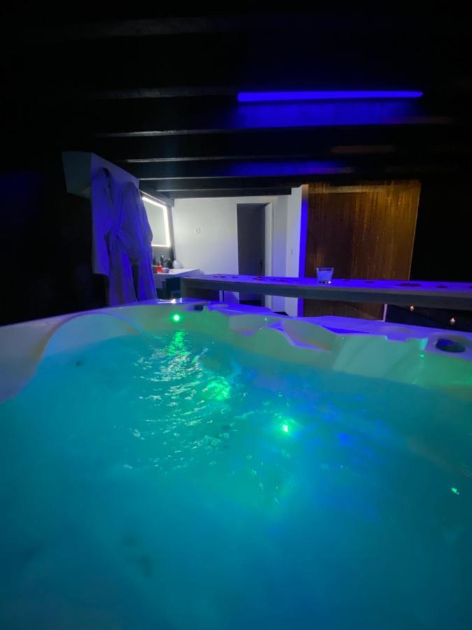 Mieuxqualhotel Jacuzzi Privatif La Retro Bordeaux Exterior photo